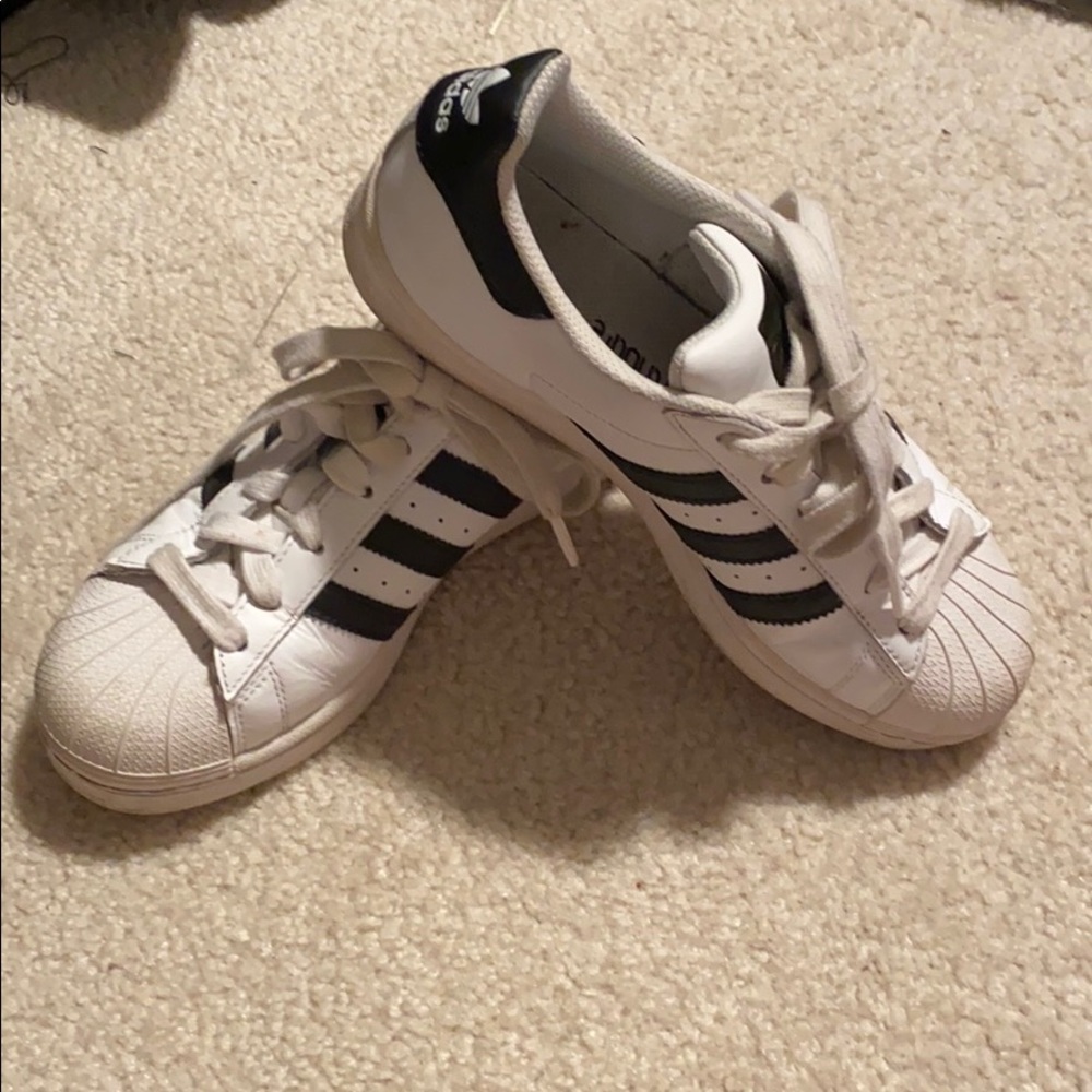 Adidas superstars